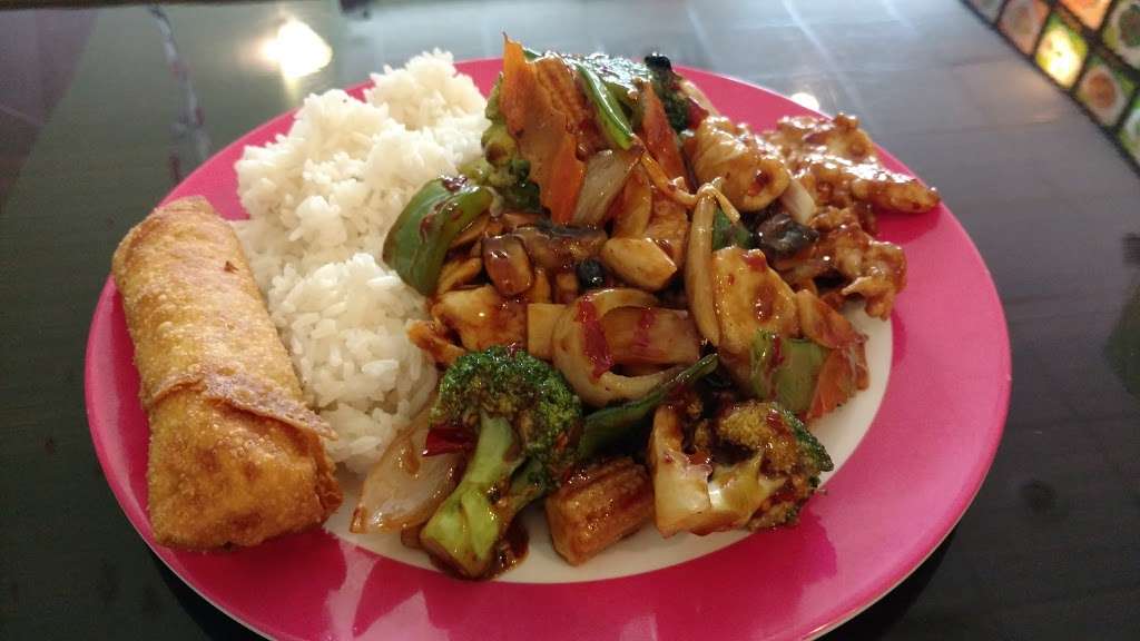 HOT WOK Chinese | 5943 Weddington Rd, Wesley Chapel, NC 28104, USA | Phone: (704) 821-8899