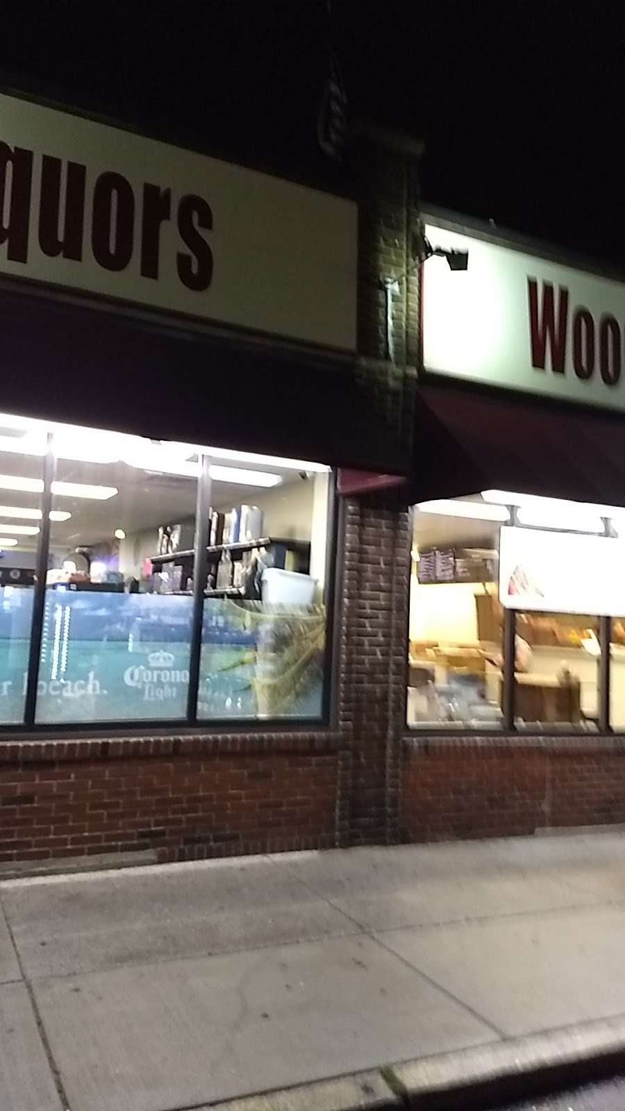 Woodys Pizza | 9 Barnes Ave, Boston, MA 02128 | Phone: (617) 874-8649