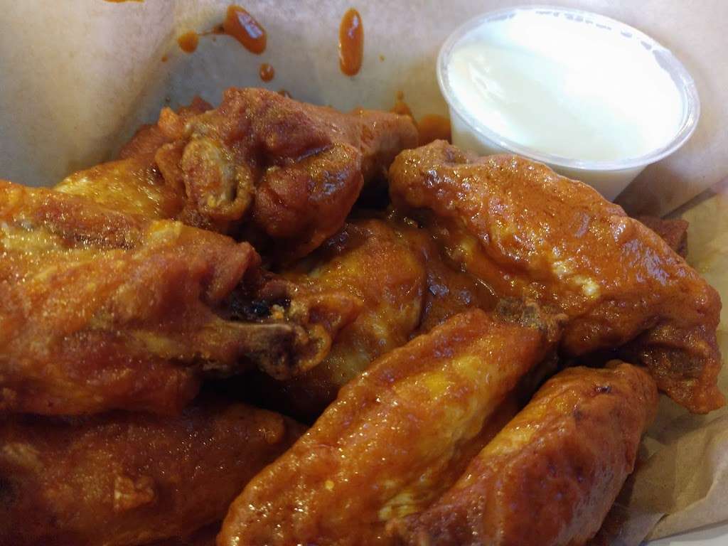 WingsXtreme U | 2620 E 10th St, Bloomington, IN 47408, USA | Phone: (812) 333-9464