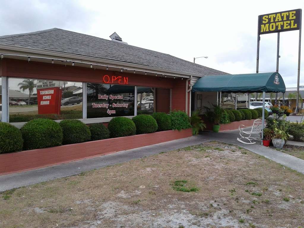 R-Place Eatery | 35523 US-27, Haines City, FL 33844, USA | Phone: (863) 421-1304
