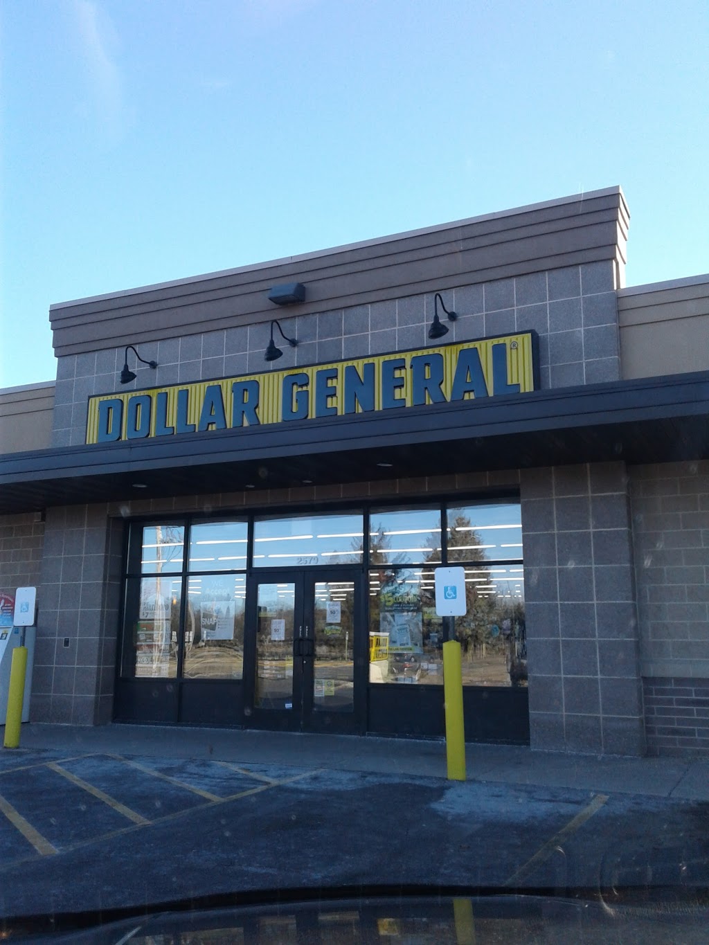 Dollar General | 2579 North St, East Troy, WI 53120 | Phone: (262) 642-3114