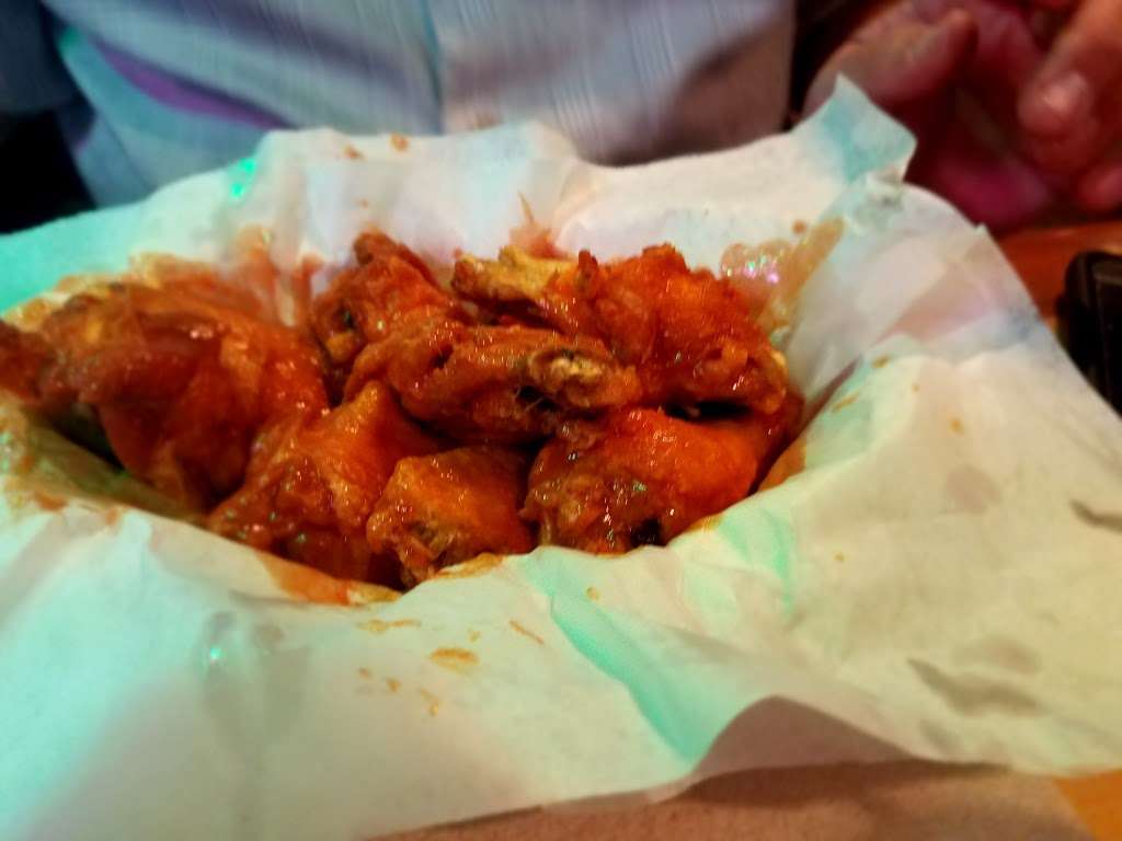 Wings Etc. | 5899 Northwest Hwy Unit G, Crystal Lake, IL 60014 | Phone: (815) 444-8180