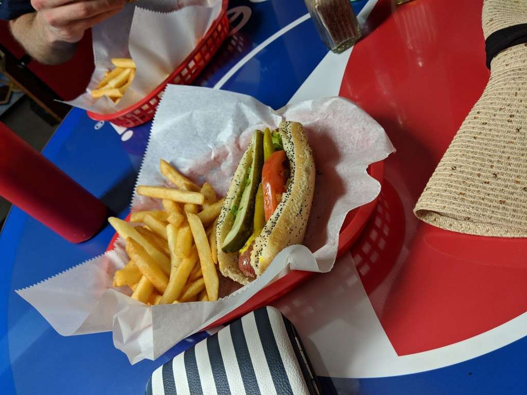 Memos Hot Dogs | 1447 W 18th St, Chicago, IL 60608, USA | Phone: (312) 733-6373