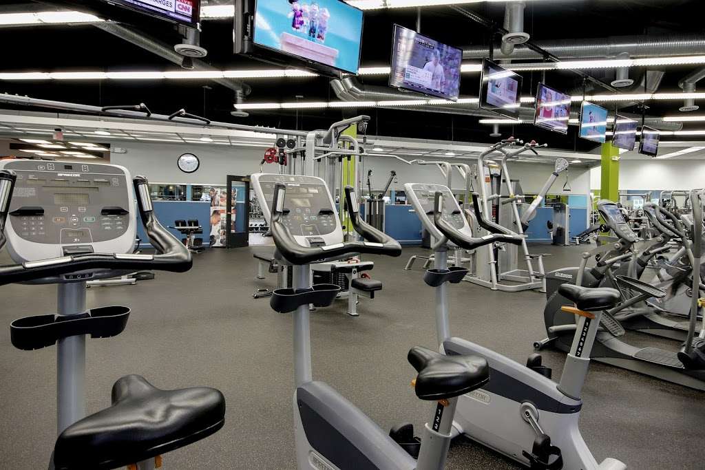 Onelife Fitness - Gainesville Express Gym | 7500 Limestone Dr, Gainesville, VA 20155, USA | Phone: (571) 261-6100