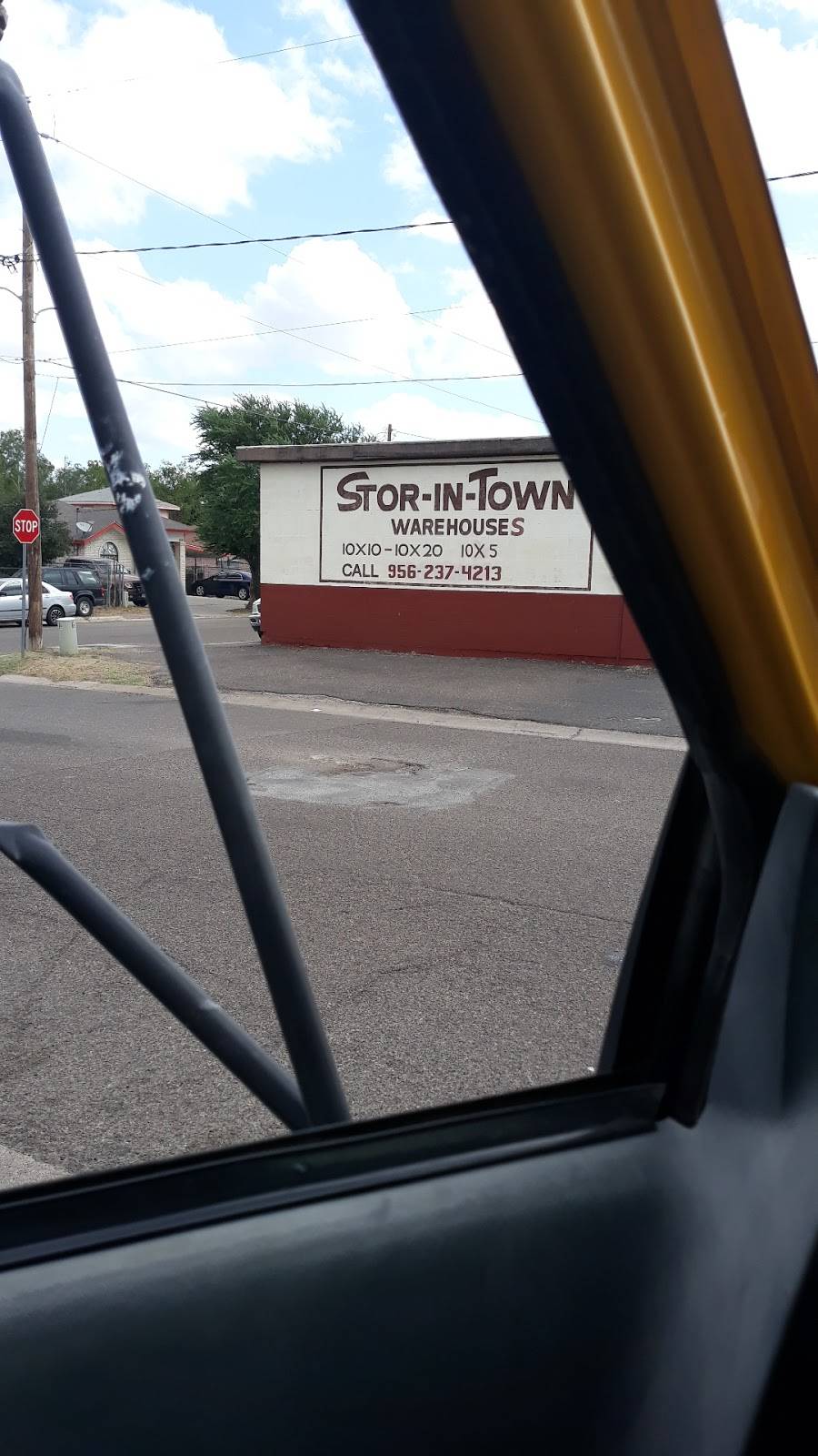 Flores/Castano Stor-In-Town | 919 Lexington Ave, Laredo, TX 78040, USA | Phone: (956) 722-5931