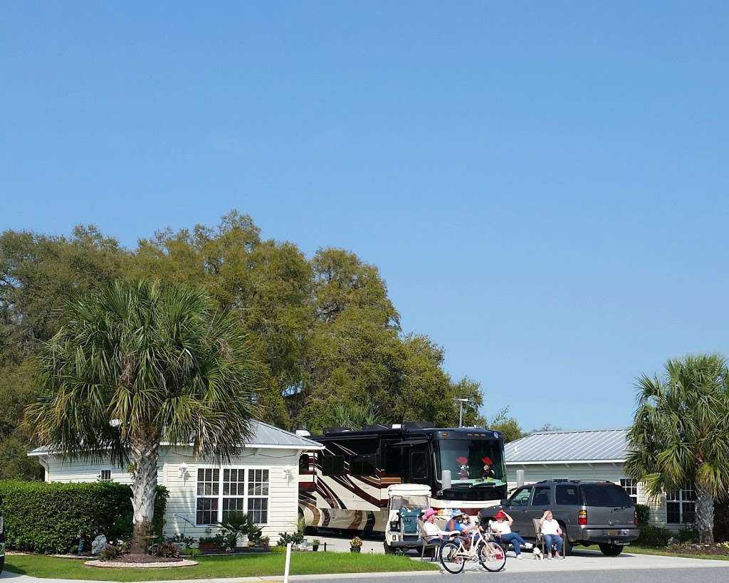 Florida Grande Motor Coach Resort | 9675 SE 47th Way, Webster, FL 33597, USA | Phone: (352) 569-1169