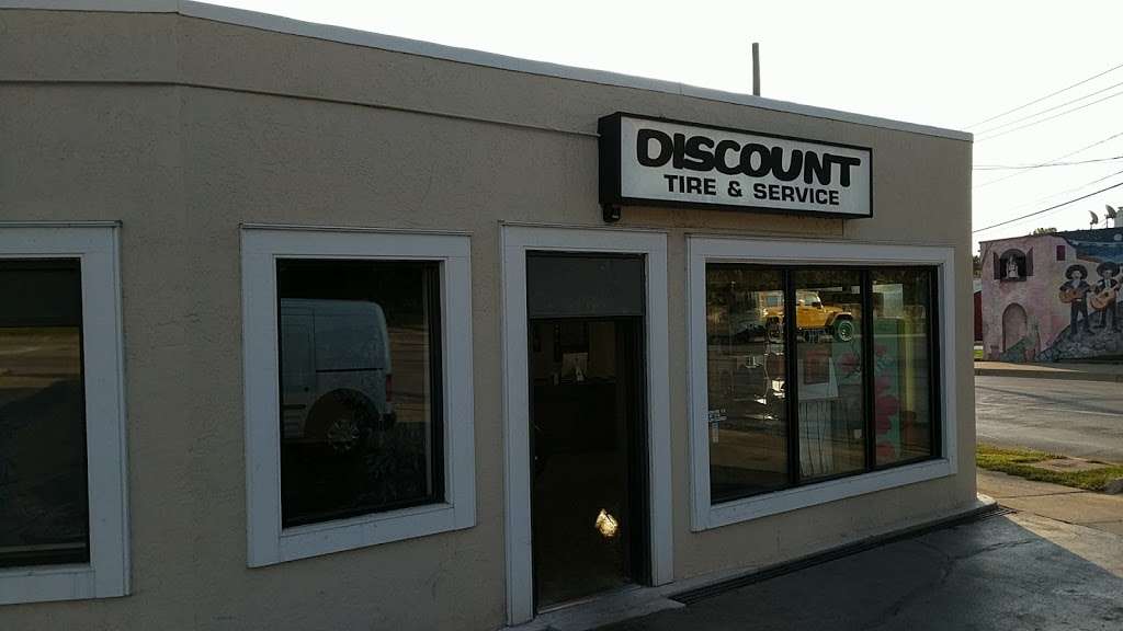 Discount Tire & Service, Inc. | 430 S 2nd St, St. Charles, IL 60174, USA | Phone: (630) 584-1277