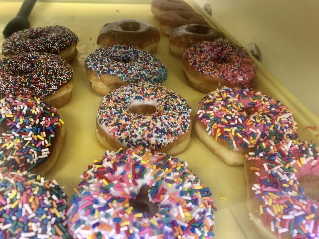 B J Donuts & Kolaches | 107 S Crowley Rd, Crowley, TX 76036, USA | Phone: (817) 297-7708