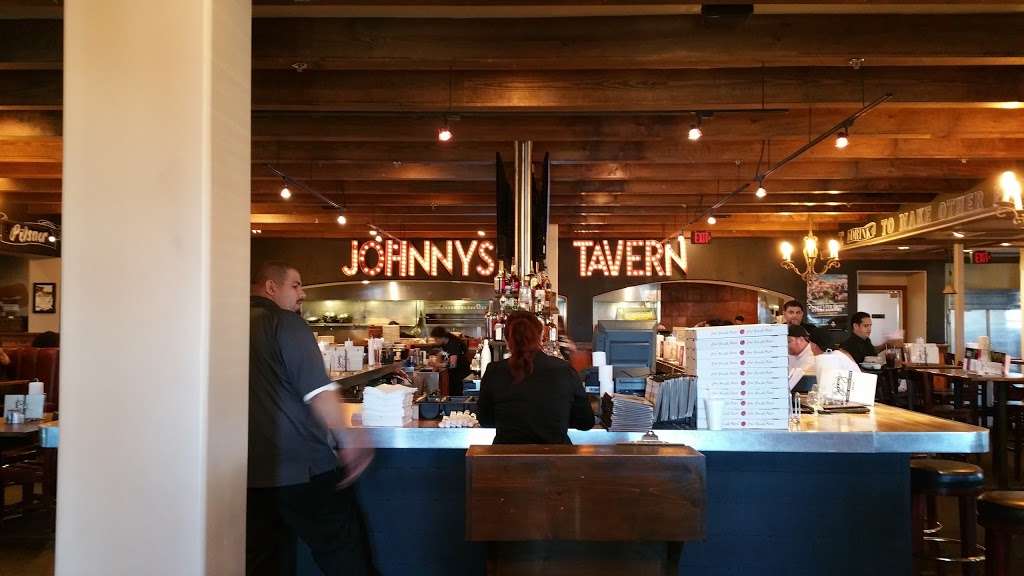 Johnnys Italian-American Tavern by Carinos | 11920 Amargosa Rd, Victorville, CA 92392, USA | Phone: (760) 949-8700