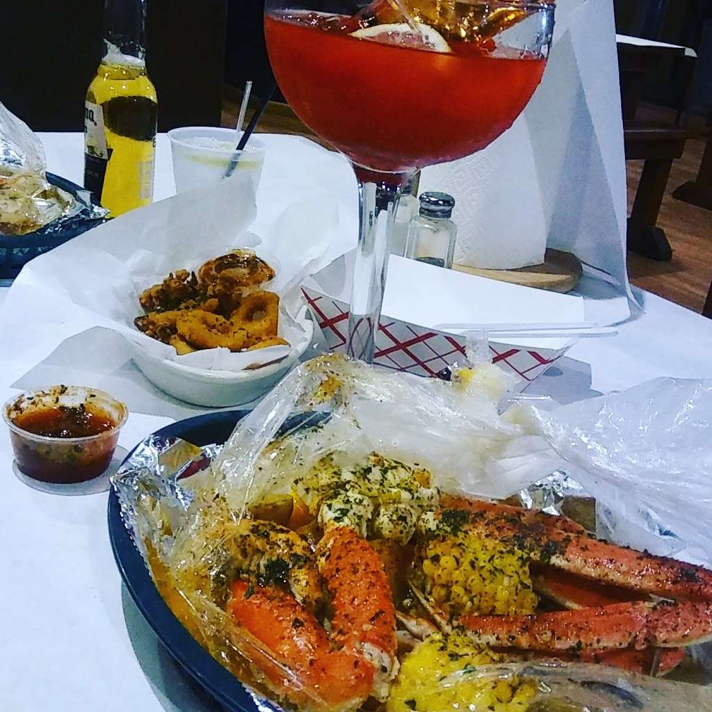 Joe Willies Seafood Bar | 14719 S Halsted St, Harvey, IL 60426, USA | Phone: (708) 940-5105