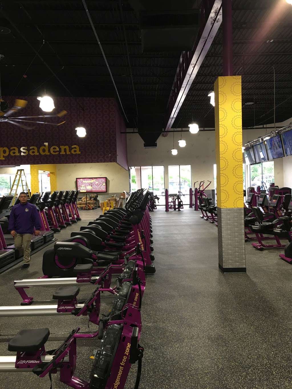 Planet Fitness | 4802 Fairmont Pkwy #200, Pasadena, TX 77505 | Phone: (346) 410-5163