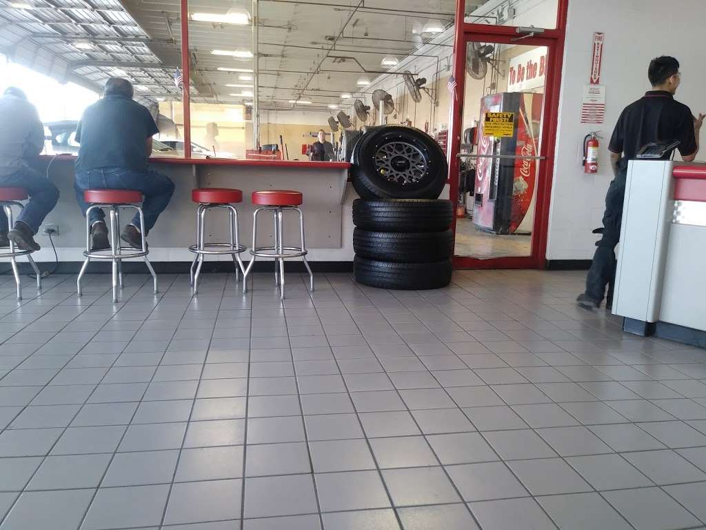 Discount Tire 1902 SW Military Dr, San Antonio, TX 78221