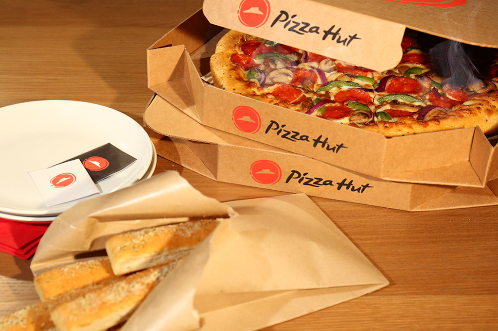 Pizza Hut | 3959 Wilshire Blvd Suite B11, Los Angeles, CA 90010, USA | Phone: (213) 380-5900