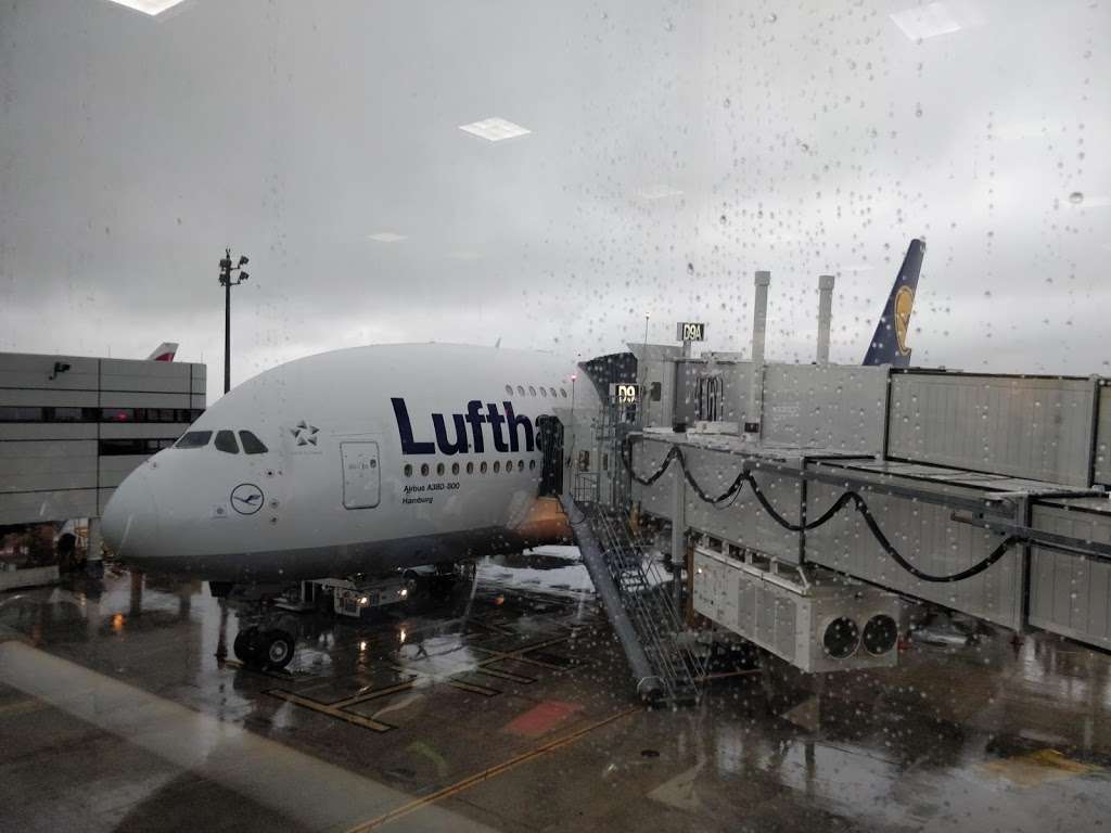 Lufthansa Launge | 3500 N Terminal Rd, Houston, TX 77032