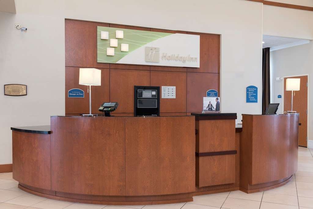 Holiday Inn Aurora North- Naperville | 2424 W Sullivan Rd, Aurora, IL 60506 | Phone: (630) 806-7400