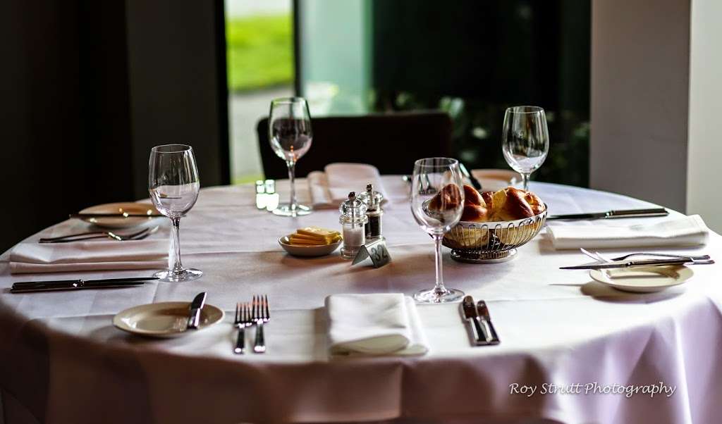 Smiths Restaurant | Fyfield Rd, Chipping Ongar, Ongar CM5 0AL, UK | Phone: 01277 365578