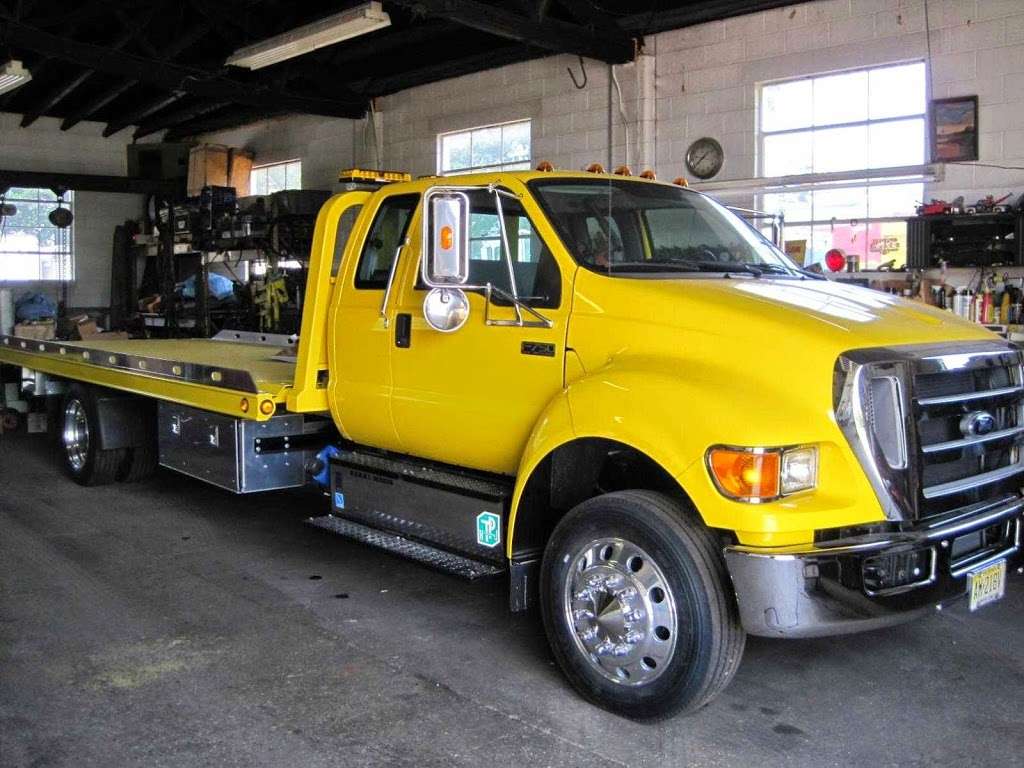 Raczs Towing | 130 Smith St, Keasbey, NJ 08832, USA | Phone: (732) 826-0232