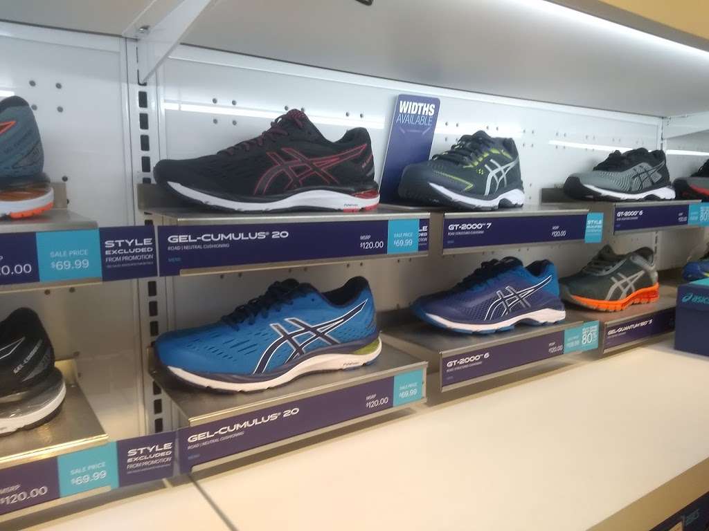 ASICS Outlet in 1 Outlet Blvd 690 Wrentham MA 02093 USA