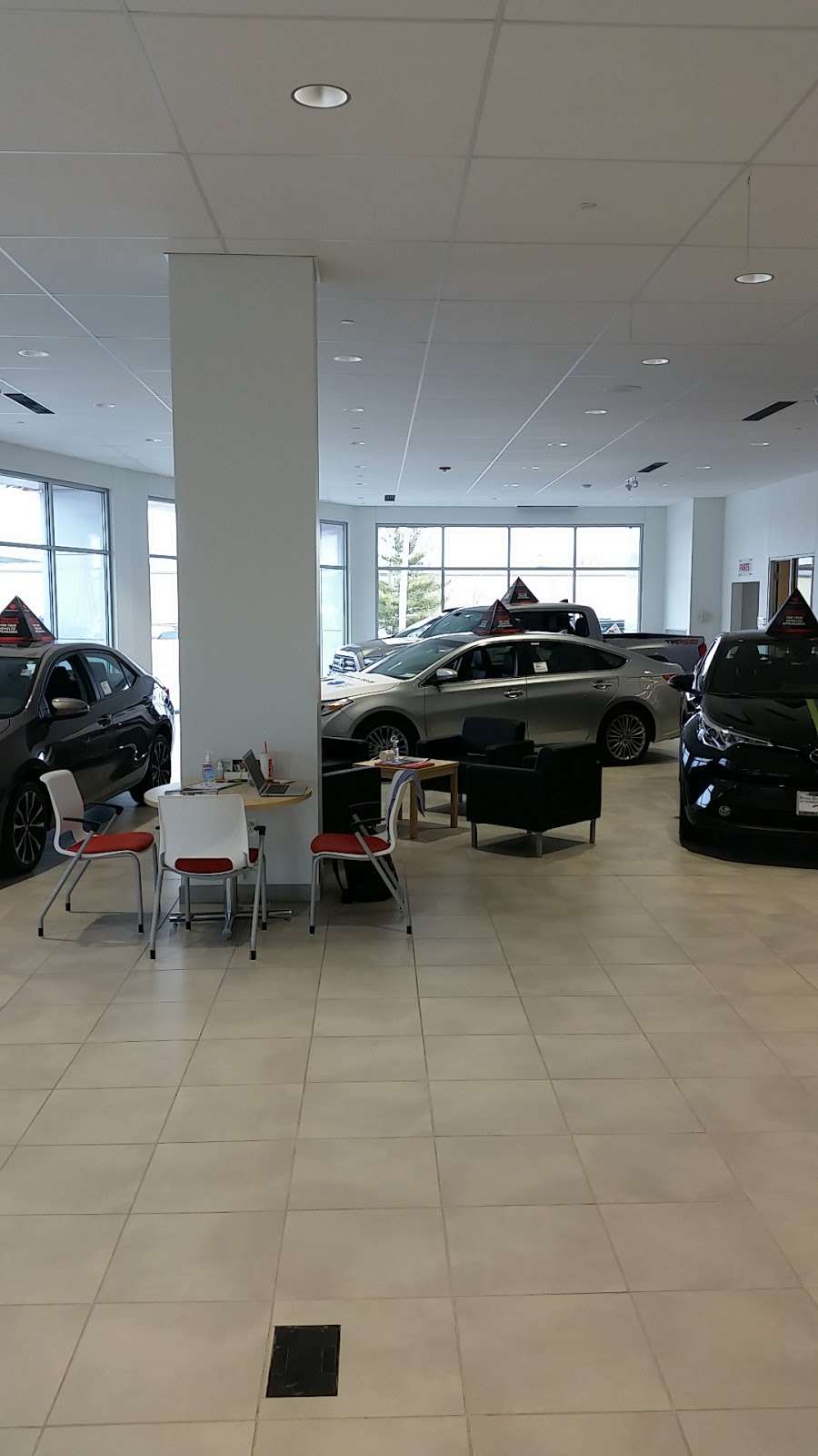 Toyota of DeKalb | 1890 Sycamore Rd, DeKalb, IL 60115, USA | Phone: (815) 748-7300