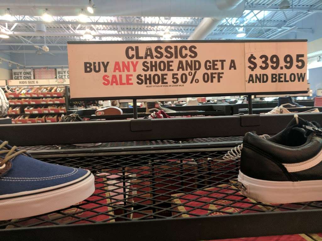 Vans | 5885 Gulf Fwy #755, Texas City, TX 77591, USA | Phone: (281) 534-2132