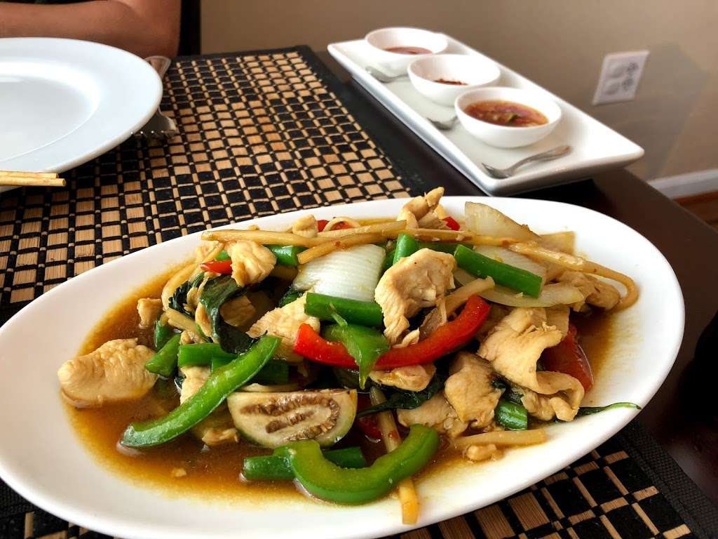 Thaiverse Restaurant | 19 E Broad Way, Lovettsville, VA 20180, USA | Phone: (703) 628-2444