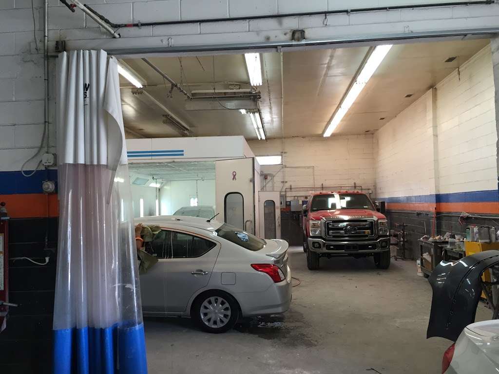 EXPRESSWAY COLLISION & AUTO REPAIR | 211 Veterans Rd W, Staten Island, NY 10309 | Phone: (718) 317-9800