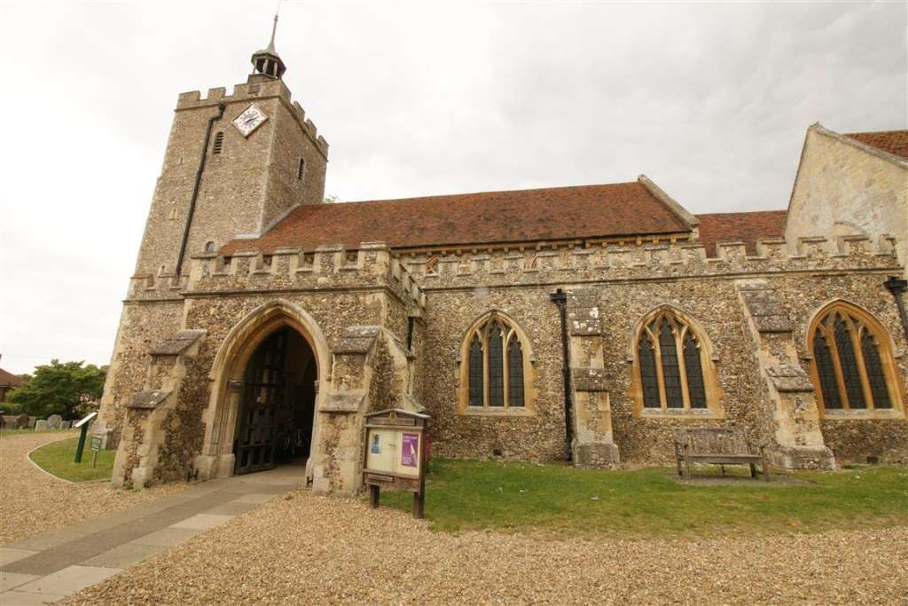 Holy Cross Church, Felsted | Station Rd, Felsted, Dunmow CM6 3DG, UK | Phone: 01371 820242