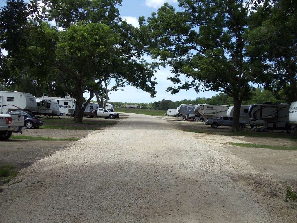 Chenango RV Park | 601 County Rd 773, Angleton, TX 77515 | Phone: (979) 864-6454