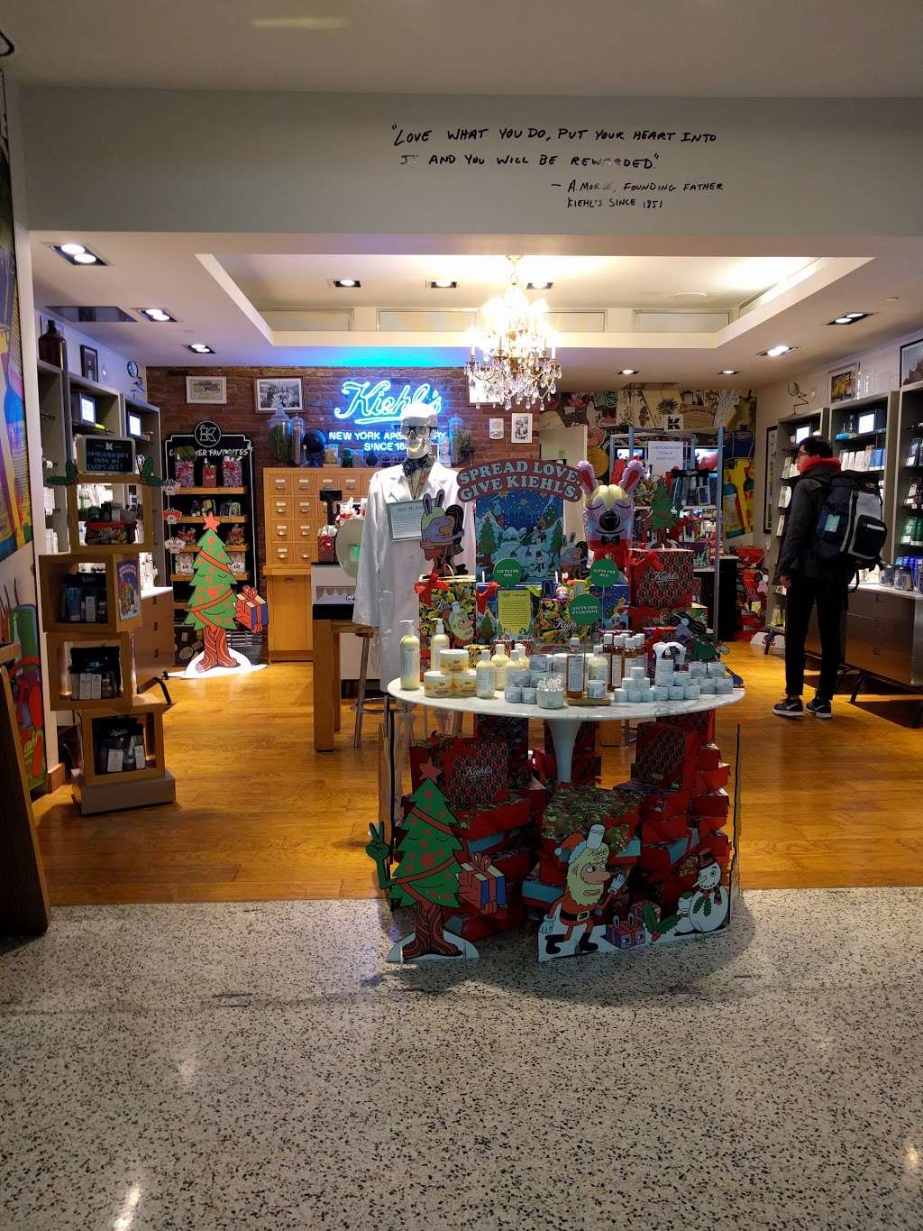 Kiehls | Terminal 2, San Francisco International Airport (SFO), Boarding Area D, San Francisco, CA 94128, USA | Phone: (650) 821-9151