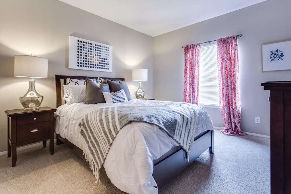 Waterford Creek Apartments | 10510 Waterford Creek Ln, Charlotte, NC 28212, USA | Phone: (704) 675-7392