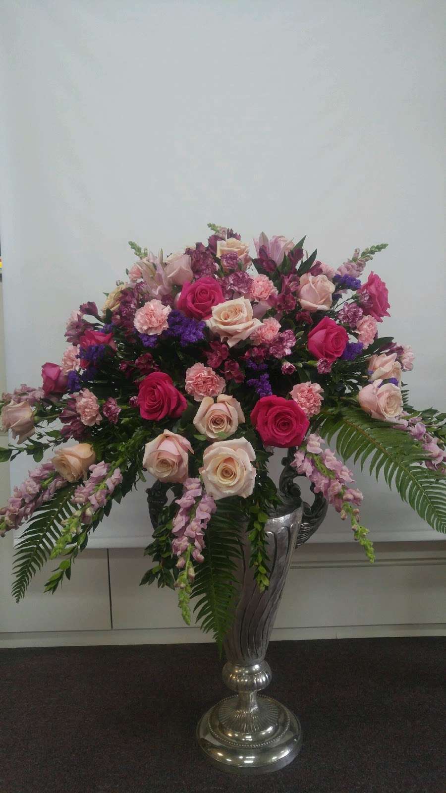 East Chicago Floral & Gift Shop | 626 W Chicago Ave, East Chicago, IN 46312, USA | Phone: (219) 397-1185