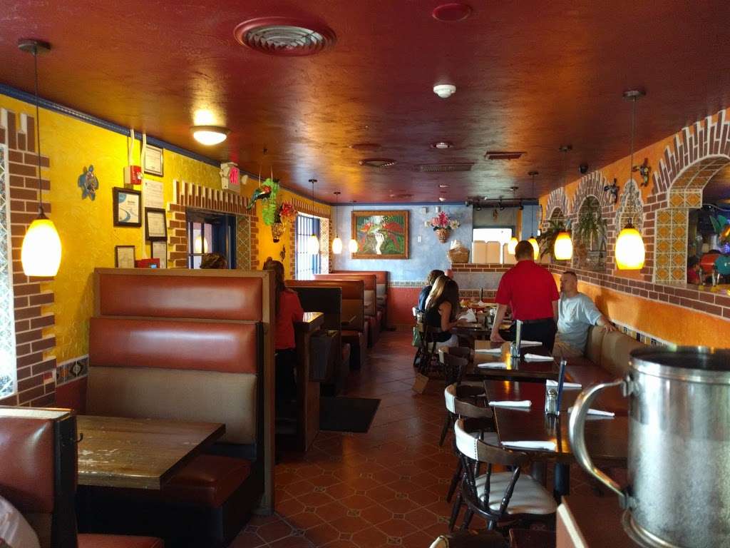 Ixtapa Mexican Grill & Cantina | 765 Boston Rd, Groton, MA 01450, USA | Phone: (978) 272-1465