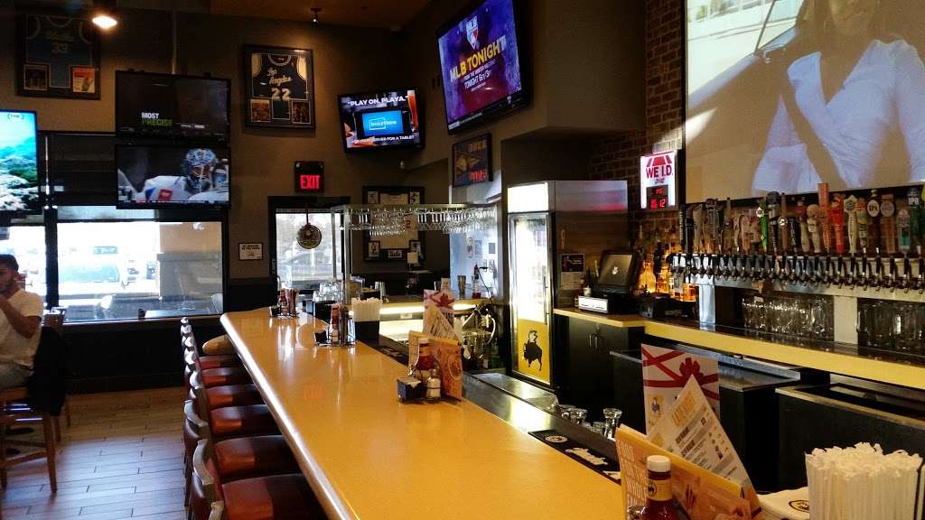 Buffalo Wild Wings | 18965 Bear Valley Rd, Apple Valley, CA 92308, USA | Phone: (760) 961-1500