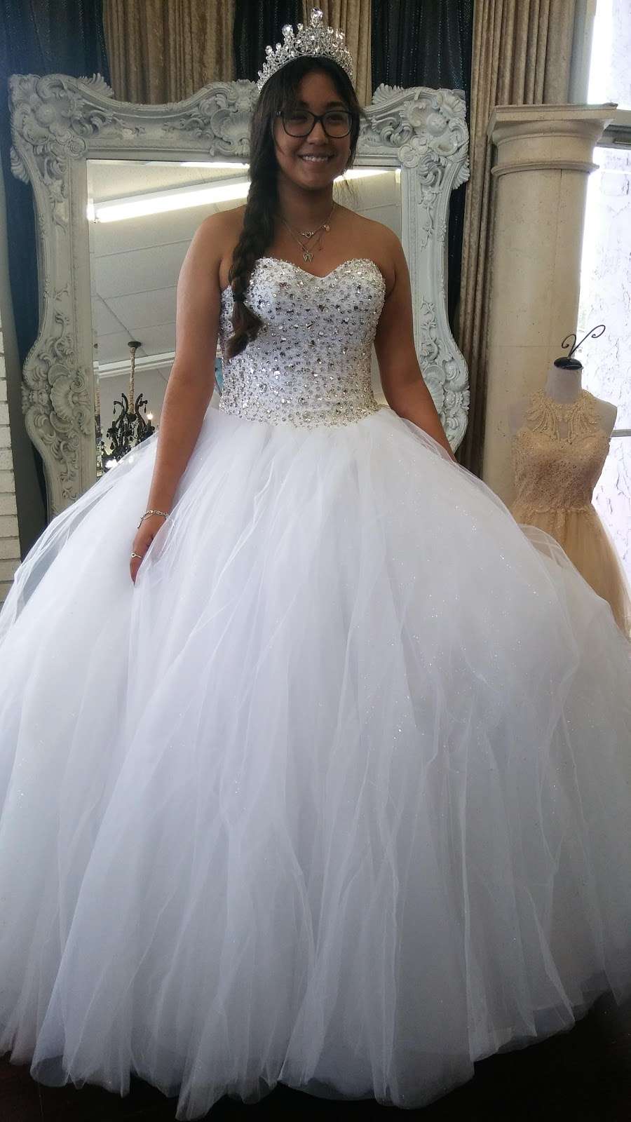 Galdinas Dresses | 3601 West Ave, San Antonio, TX 78213, USA | Phone: (210) 896-4458