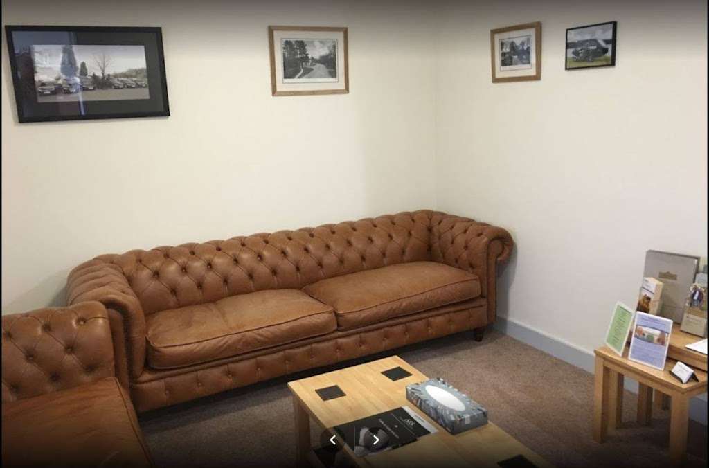 Stoneman Funeral Service | Littlewood House, Turners Hill Rd, Crawley Down, Crawley RH10 4HE, UK | Phone: 01342 716333
