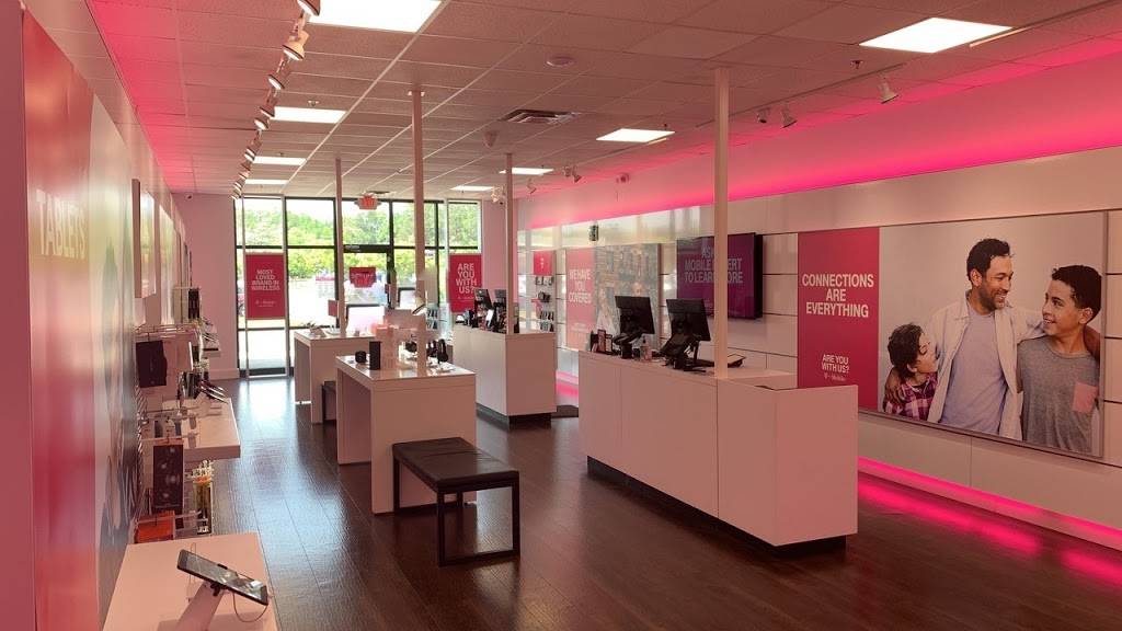 T-Mobile | 237 Hanbury Rd E Suite 14, Chesapeake, VA 23322, USA | Phone: (757) 698-4245