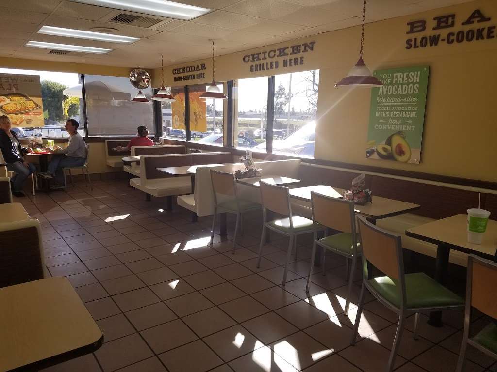 Del Taco | 33940 W County Line Rd, Calimesa, CA 92320, USA | Phone: (909) 795-3110