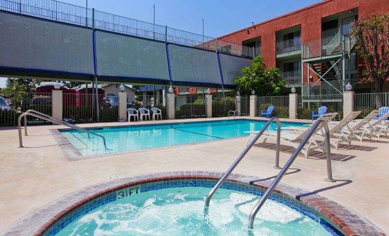 Travelodge Anaheim Inn and Suite | 1057 W Ball Rd, Anaheim, CA 92802 | Phone: (714) 774-7600