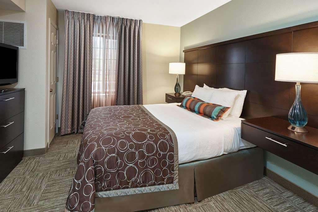 Staybridge Suites Chicago -- Glenview | 2600 Lehigh Ave, Glenview, IL 60026, USA | Phone: (847) 657-0002