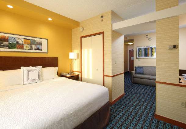 Fairfield Inn & Suites by Marriott Newark Liberty International  | 618 US Highway 1 & 9 South, Newark, NJ 07114, USA | Phone: (973) 242-2600