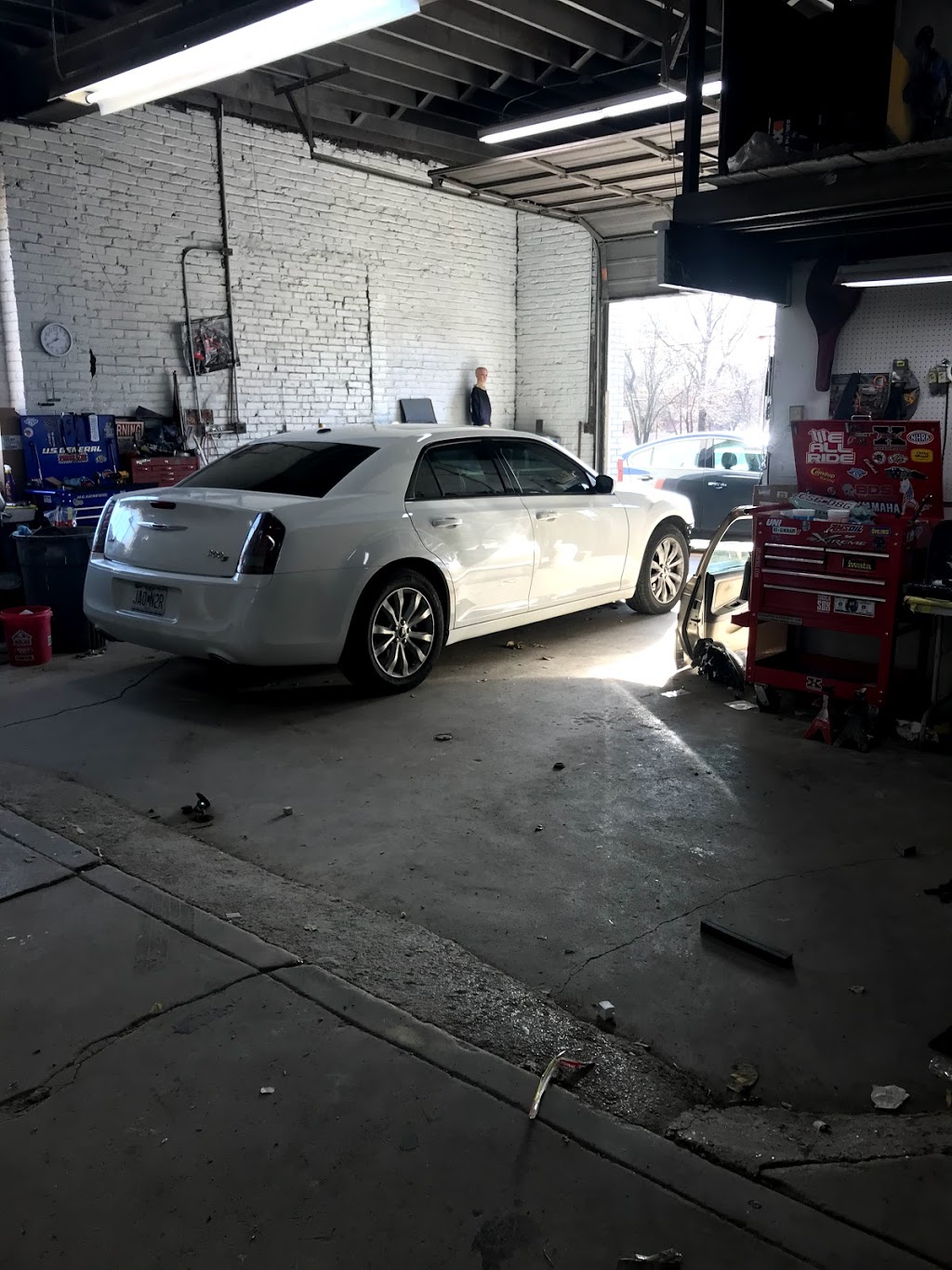 Jerrys Auto Body | 7923 St Charles Rock Rd, St. Louis, MO 63114, USA | Phone: (314) 428-3833