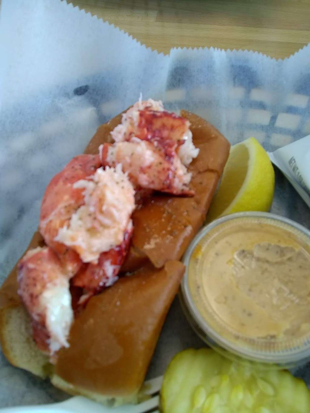 Quincys Original Lobster Rolls | 2059, 4215 Landis Ave, Sea Isle City, NJ 08243 | Phone: (609) 478-2845