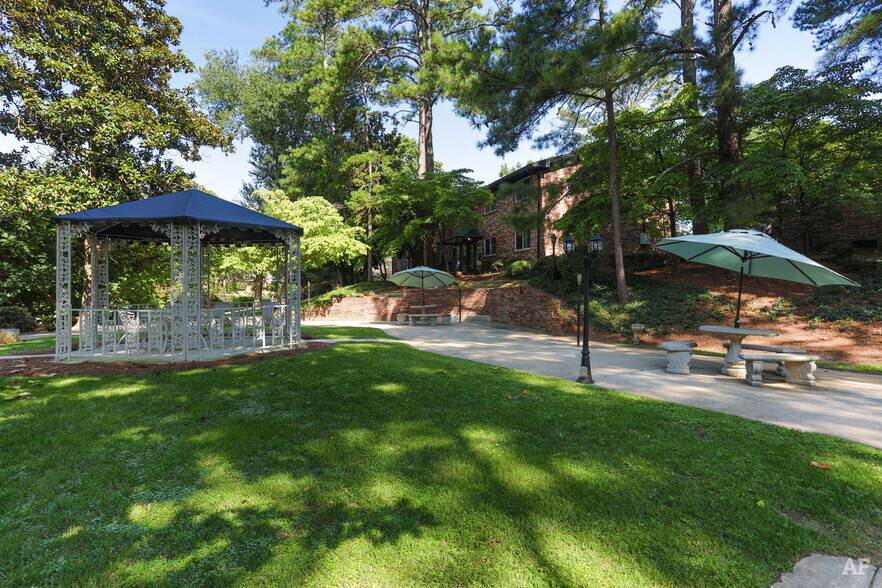 Edinborough Senior Apartments | 300 Pat Mell Rd W, Marietta, GA 30060, USA | Phone: (770) 436-2447