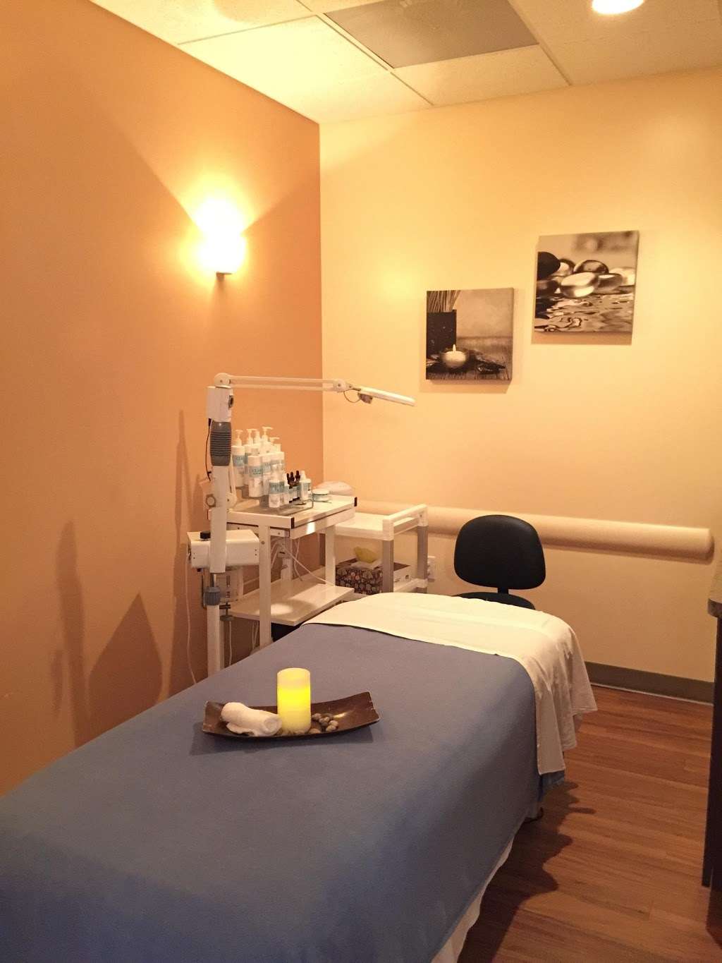 Hand & Stone Massage and Facial Spa | 1520 NJ-38, Hainesport, NJ 08036 | Phone: (609) 288-2222