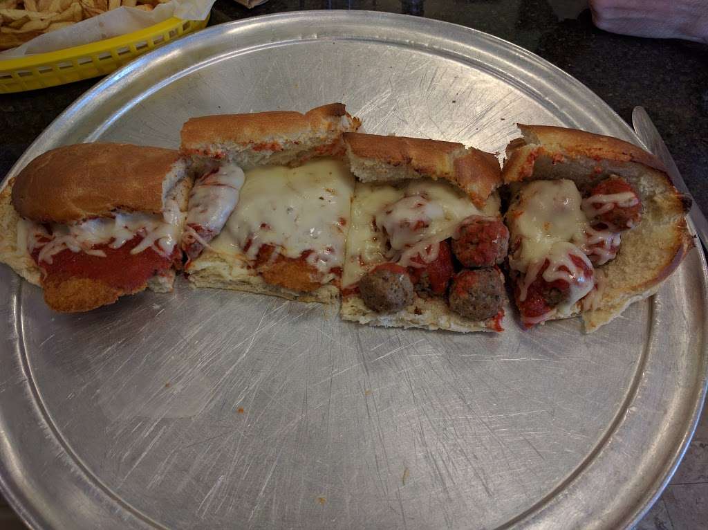 Treasas Pizza & Subs | 2564 Delta Rd, Brogue, PA 17309 | Phone: (717) 927-9545