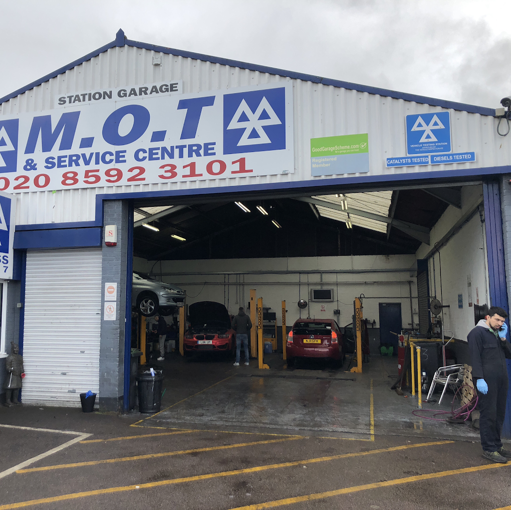 CMS MOT & Service Centre at Station Garage | 500 Gale St, Dagenham RM9 4NU, UK | Phone: 020 8592 3101