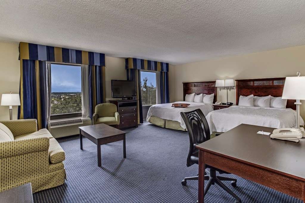 Hampton Inn & Suites Clermont | 2200 East W Hwy 50, Clermont, FL 34711, USA | Phone: (352) 536-6600