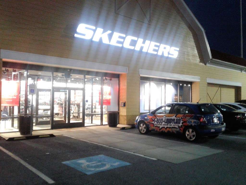 SKECHERS Factory Outlet | 201 Stanley K Tanger Dr, Lancaster, PA 17602, USA | Phone: (717) 393-2997