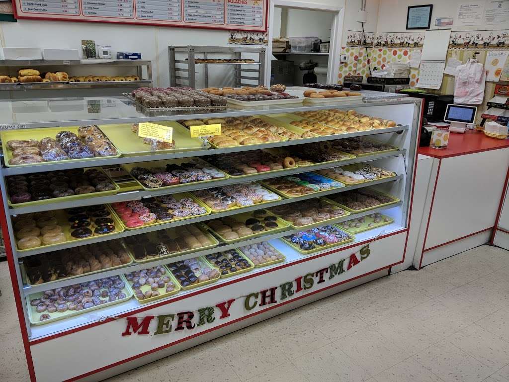 Ferguson Donut Shop | 8537 Ferguson Rd, Dallas, TX 75228 | Phone: (214) 328-0690