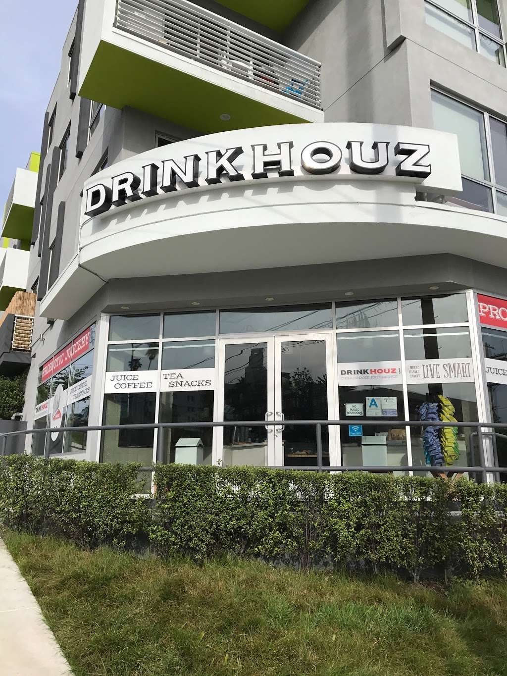 Drink Houz | 3231 W Temple St, Los Angeles, CA 90026, USA | Phone: (213) 378-0529